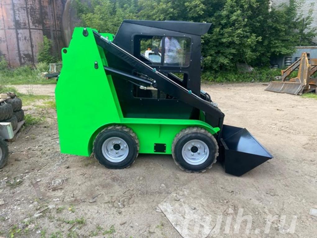 Бортоповоротный мини-погрузчик H 450,