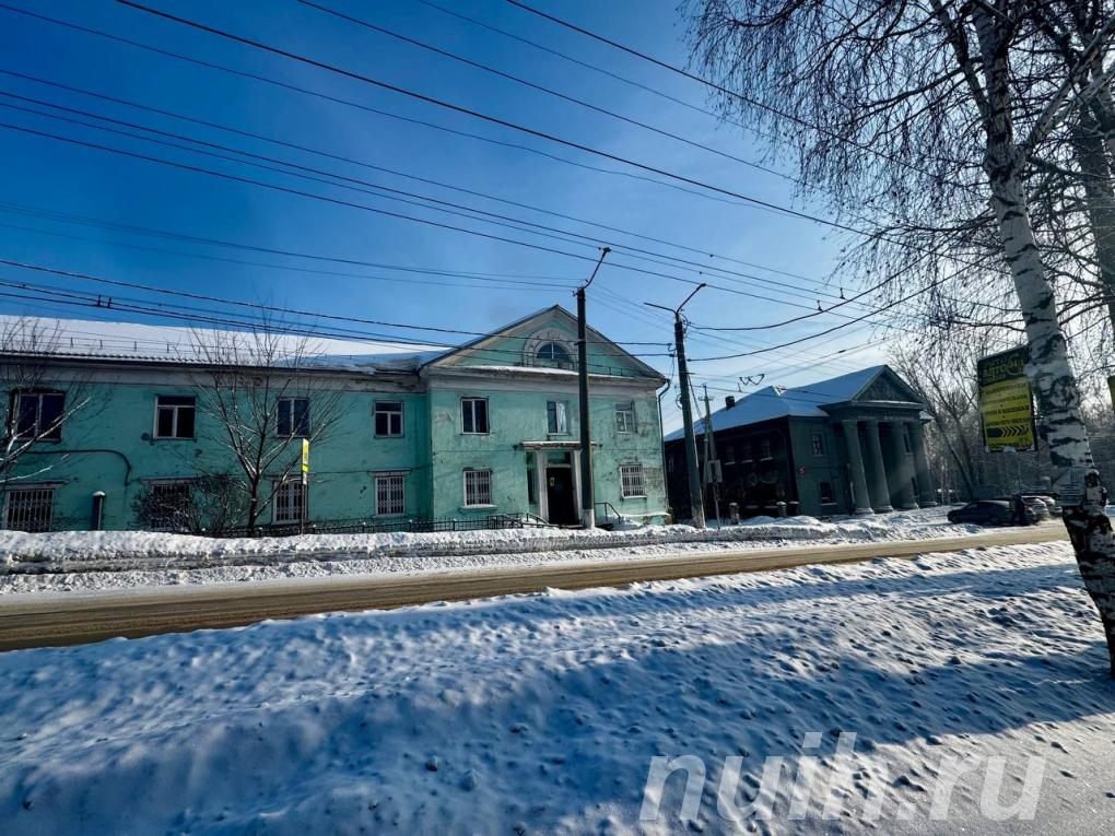 Продам здание на первой линии,