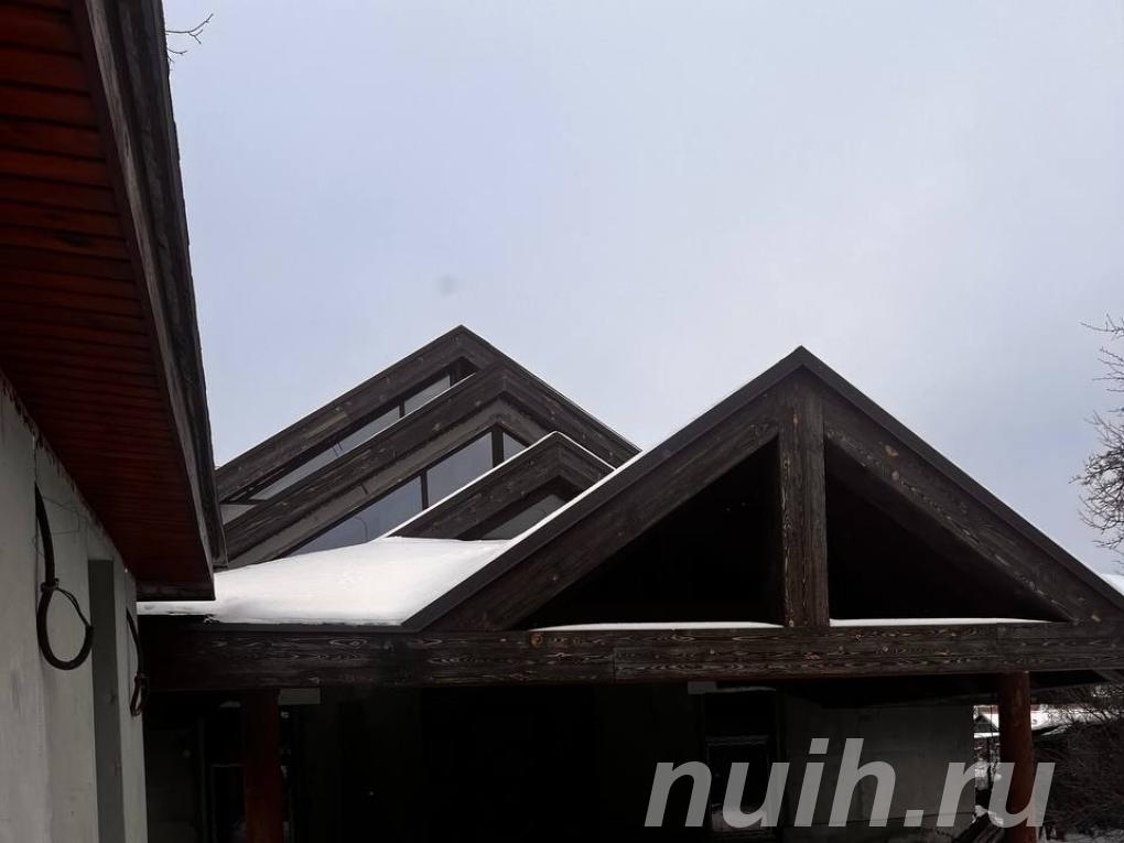 Продаю  дом , 550 кв.м , кирпичный,